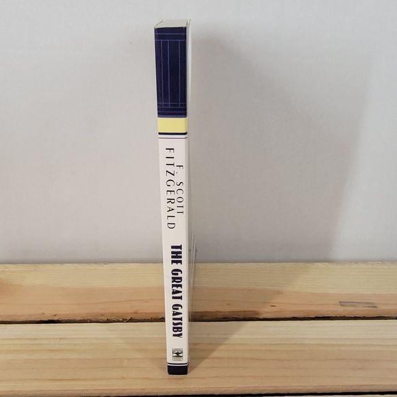 The Great Gatsby by F. Scott Fitzgerald - Paperback - Picture 2 of 3